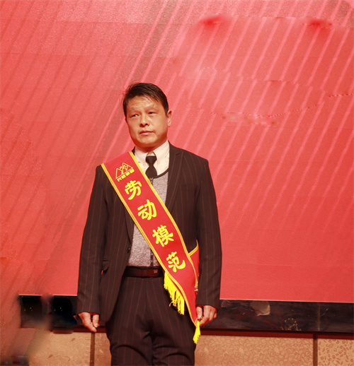 张兴胜1.jpg 张兴胜1.jpg