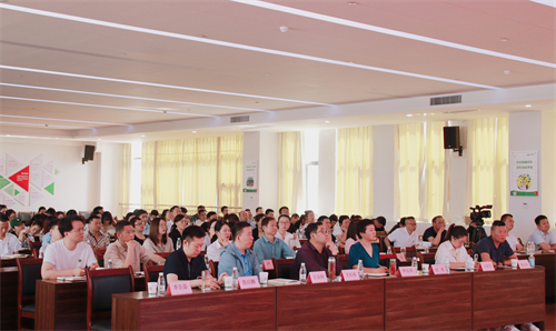 台下2.jpg 台下2.jpg